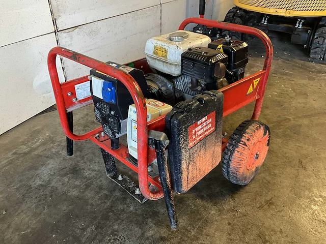 Pramac e4000 stroomgenerator - afbeelding 4 van  7