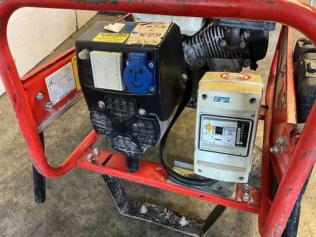 Pramac e4000 stroomgenerator - afbeelding 5 van  7