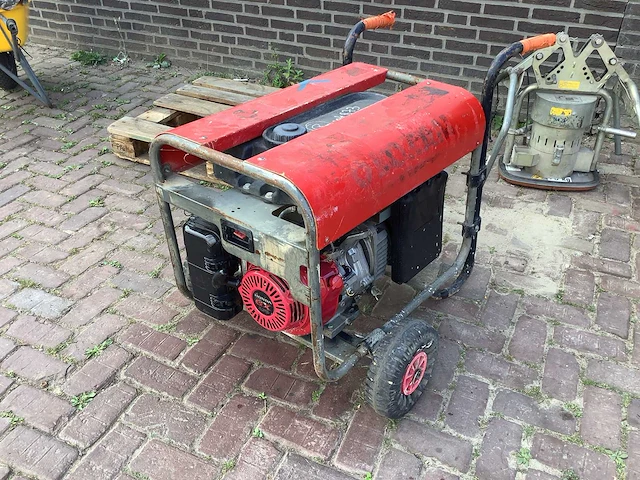 Pramac es5000 stroomgenerator - afbeelding 1 van  4
