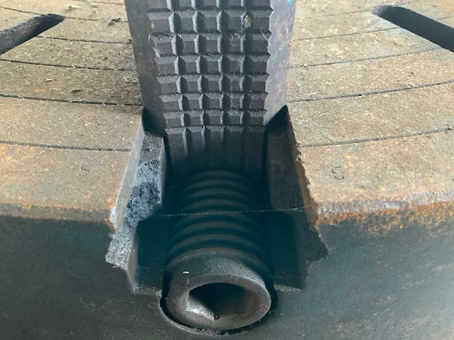 Pratt no 55 vierklaauwplaat 710 mm - afbeelding 6 van  6