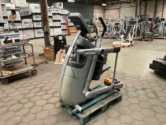 Precor 100i crosstrainer - afbeelding 4 van  8