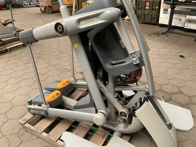 Precor 100i crosstrainer - afbeelding 5 van  7