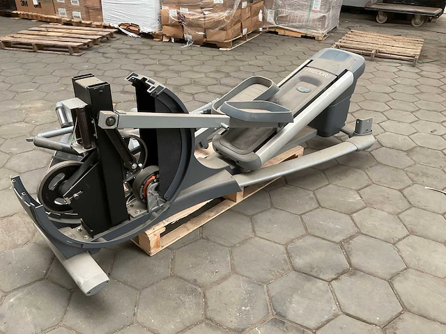 Precor efx556i crosstrainer - afbeelding 1 van  4