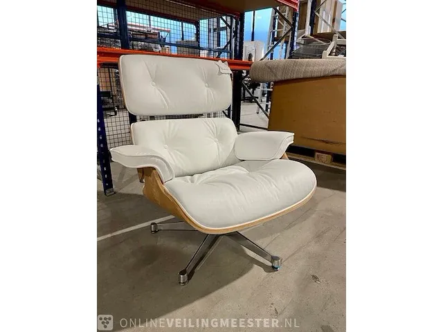 Premium eames lounge chair met ottoman in essen en echt wit leer, essen / wit - afbeelding 1 van  9