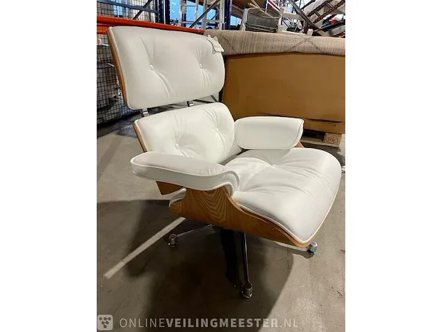 Premium eames lounge chair met ottoman in essen en echt wit leer, essen / wit - afbeelding 2 van  9