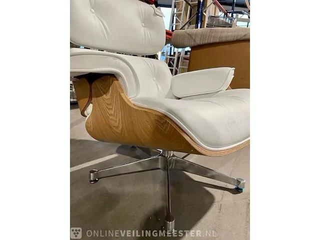 Premium eames lounge chair met ottoman in essen en echt wit leer, essen / wit - afbeelding 3 van  9