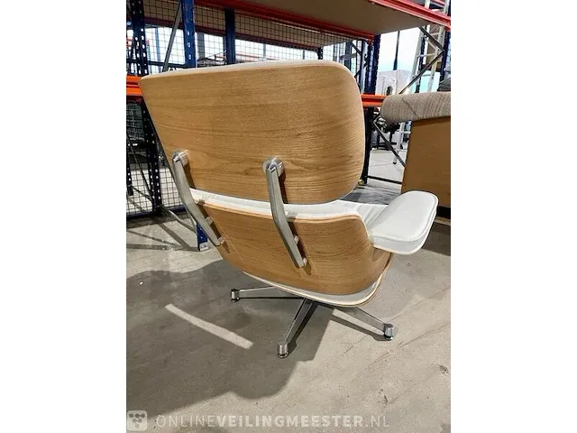 Premium eames lounge chair met ottoman in essen en echt wit leer, essen / wit - afbeelding 6 van  9