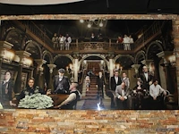 Prent op plexiglas met maffia filmpersonages. afmeting 280 x 144 cm. - afbeelding 1 van  2