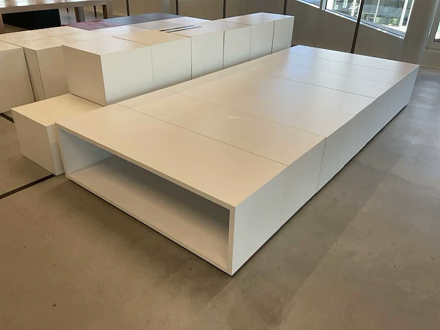 Presentatie kubussen en meubels - afbeelding 2 van  7