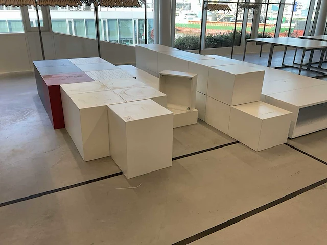 Presentatie kubussen en meubels - afbeelding 4 van  7