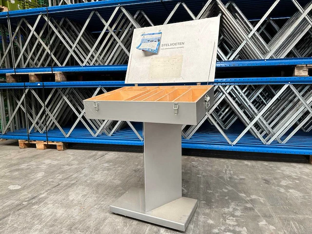 Presentatie vitrine - afbeelding 1 van  3