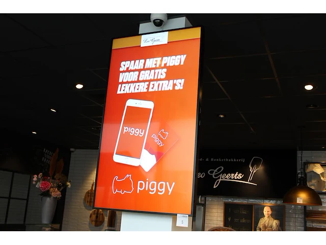 Presentatiemonitor lg 55 inch met mediaspeler, afstandsbediening en muurbeugels. - afbeelding 1 van  3