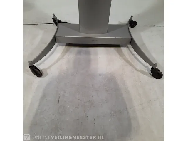 Presentatiescherm op stander lg / vogel, lg 55uj63ov, bouwjaar scherm 2018 - afbeelding 11 van  16
