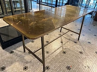 Presentatietafel met messing bovenblad - afbeelding 2 van  7