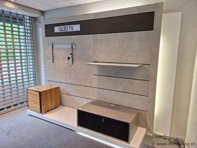 Presentatie/wanddisplay incl. verlichting, wandschap & tv-ophangsysteem - 300x80x240cm - afbeelding 1 van  5