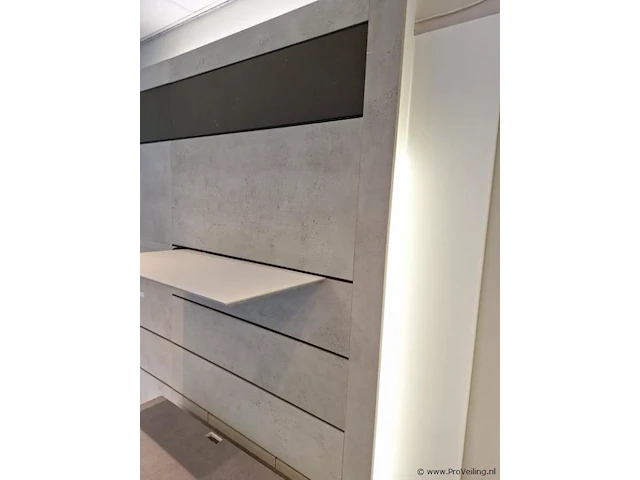 Presentatie/wanddisplay incl. verlichting, wandschap & tv-ophangsysteem - 300x80x240cm - afbeelding 4 van  5