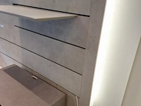Presentatie/wanddisplay incl. verlichting, wandschap & tv-ophangsysteem - 300x80x240cm - afbeelding 5 van  5