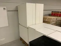 Presentatiezuilen en 4x dubbelzijdige kast (7x) - afbeelding 3 van  4