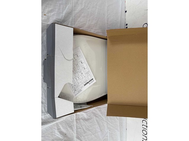 Pressalit projecta solid pro polygiene closetzitting met deksel wit - afbeelding 3 van  3