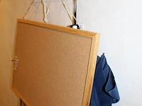 Prikbord 40 x 50 cm en kapstok met breedte 37 cm. - afbeelding 2 van  2