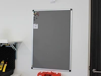 Prikbord met afmeting 60 x 90 cm. - afbeelding 1 van  2