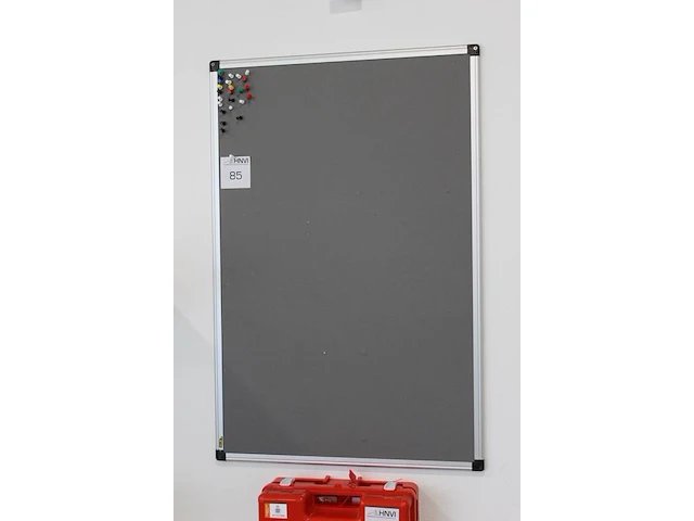 Prikbord met afmeting 60 x 90 cm. - afbeelding 2 van  2