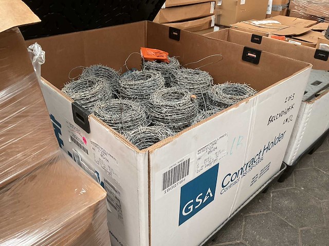 Prikkeldraad op rol (22x) - afbeelding 3 van  3