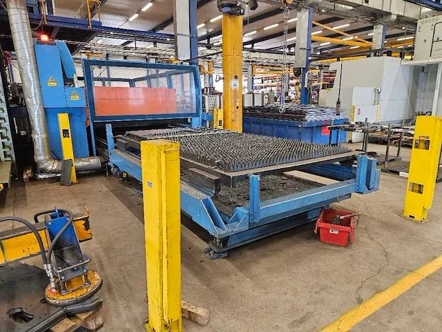 Prima power - platino 1530 hs - lasersnijmachine - 2003 - afbeelding 2 van  12