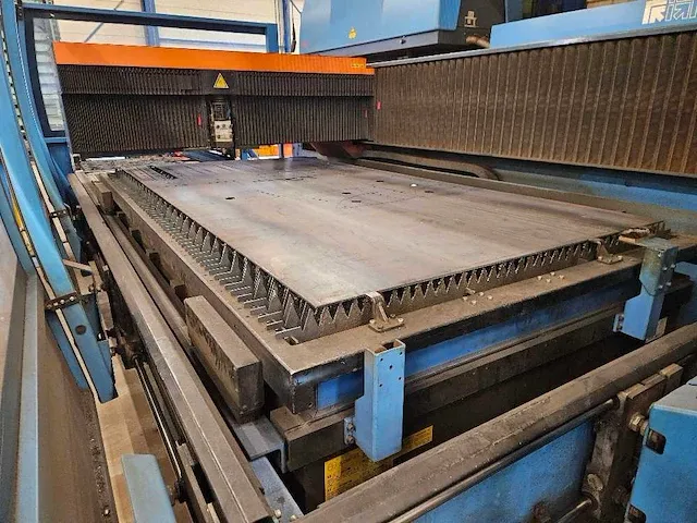 Prima power - platino 1530 hs - lasersnijmachine - 2003 - afbeelding 8 van  12