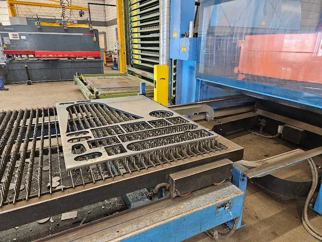Prima power - platino 1530 hs - lasersnijmachine - 2003 - afbeelding 9 van  12