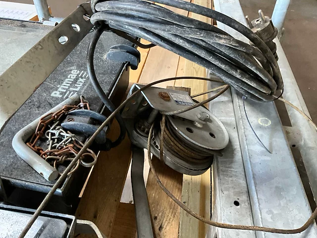 Primaelux bouwlamp met mast - afbeelding 2 van  5