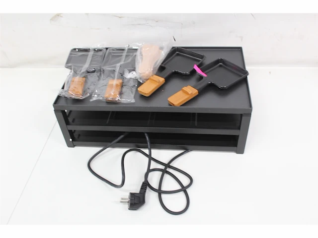 Princess gourmetstel zwart steel raclette grill & bakplaat 8 personen met bamboe - afbeelding 3 van  4