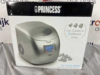 Princess ice cube maker 283069 - ijsblokjesmaker - 2,8 liter - zilver - 120w - 9 blokjes in 6 minuten - zelfreinigingsfunctie - met ijsschep - ijsblokjesmachine - ijsklontjes maker - afbeelding 2 van  2