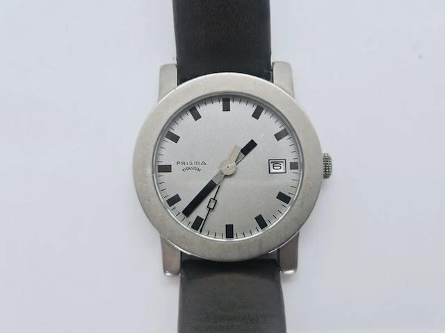 Prisma titanium herenhorloge uit oude juweliersvoorraad - afbeelding 2 van  5