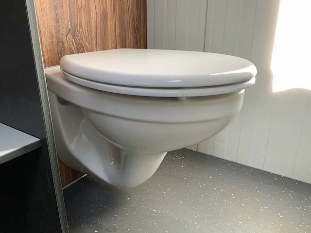Privé sanitair unit - afbeelding 15 van  36
