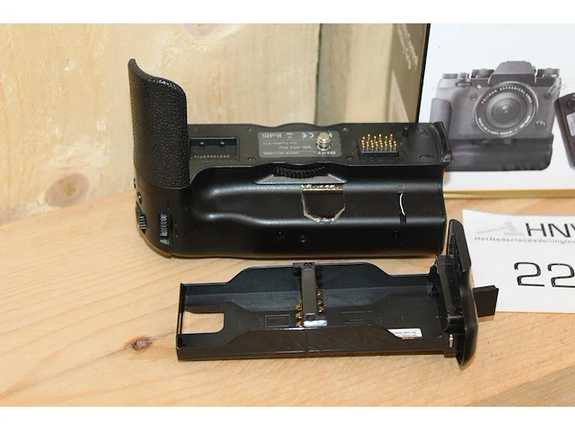 Pro battery grip meike t.b.v. xt2 pro voor fujifilm x-t2. let op! afstandsbediening ontbreekt - afbeelding 2 van  2