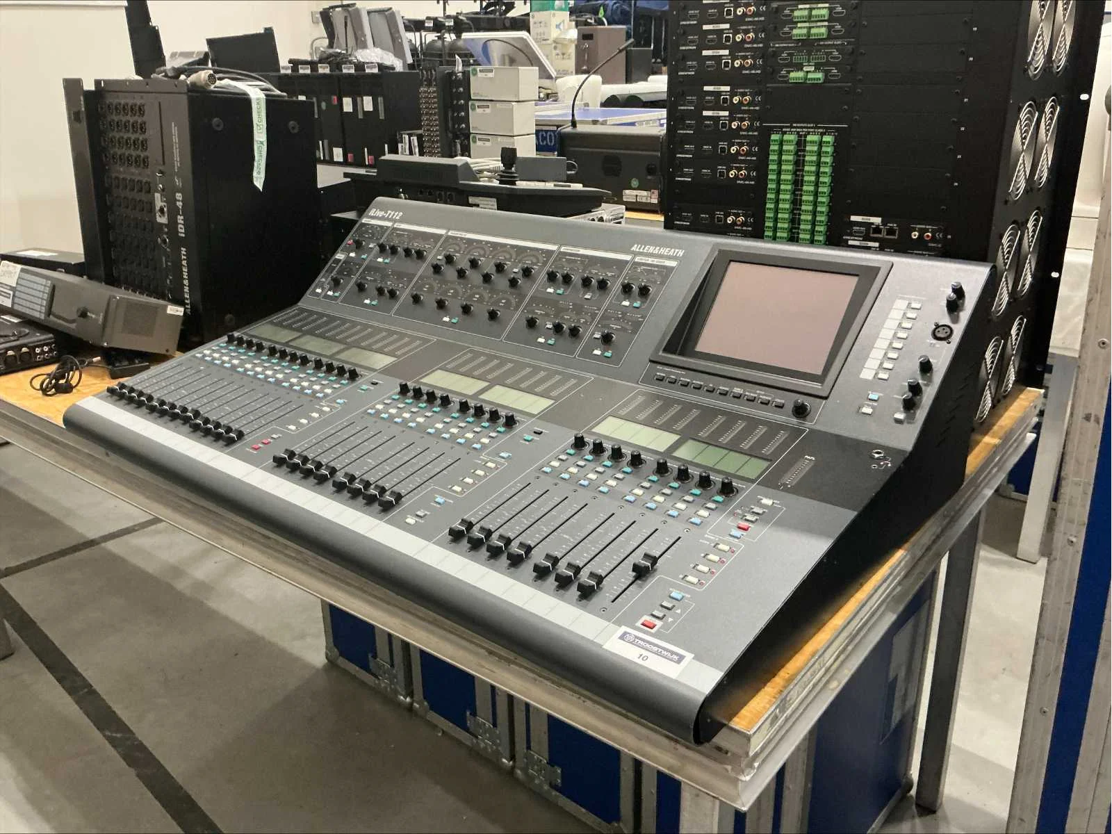 Professioneel audiovisueel apparatuur wegens magazijnopruiming