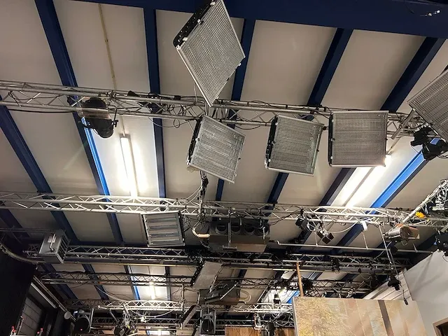 Professionele - licht en audio - studio plaffond v.v. besturing - afbeelding 2 van  34