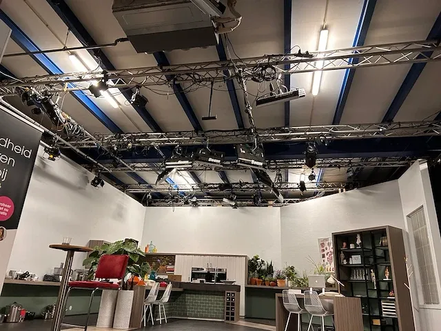 Professionele - licht en audio - studio plaffond v.v. besturing - afbeelding 7 van  34