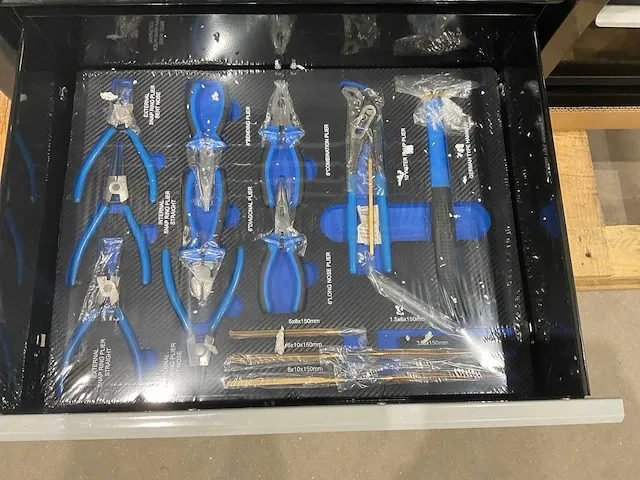 Professionele gevulde gereedschapswagen - afbeelding 3 van  17