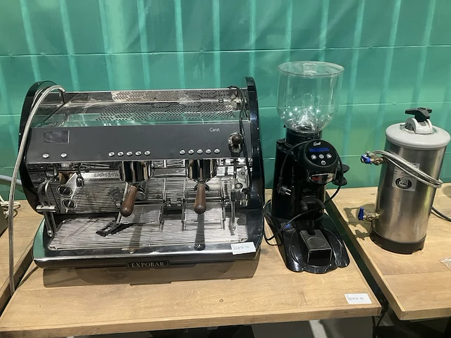 Professionele koffiemachine met koffiemolen, expobar, carat, zzart - afbeelding 1 van  17