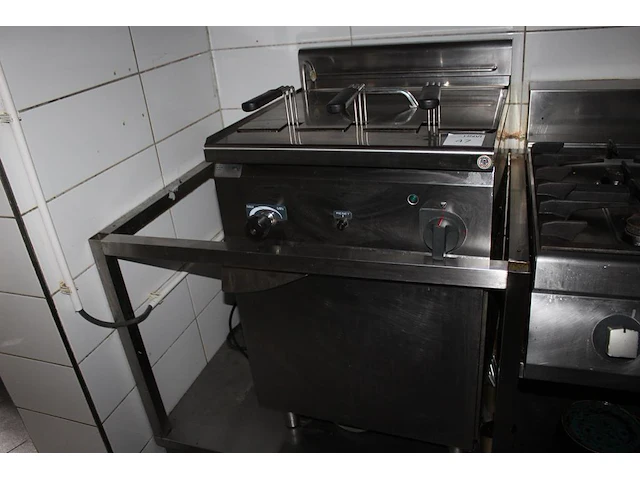 Professionele pasta koker ggm gastro enb669p. afmeting 60 x 60 x 100 cm. - afbeelding 1 van  3