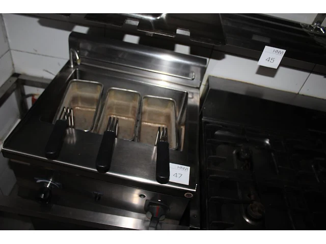 Professionele pasta koker ggm gastro enb669p. afmeting 60 x 60 x 100 cm. - afbeelding 2 van  3