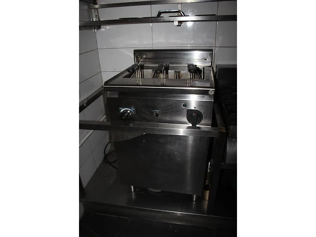 Professionele pasta koker ggm gastro enb669p. afmeting 60 x 60 x 100 cm. - afbeelding 3 van  3