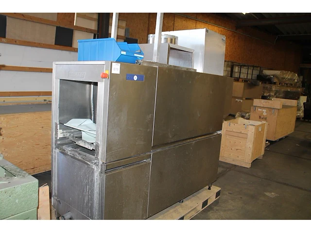 Professionele vaatwasmachine hobart type cn-e-a. bouwjaar 2010. compleetheid en werking onbekend. - afbeelding 1 van  4