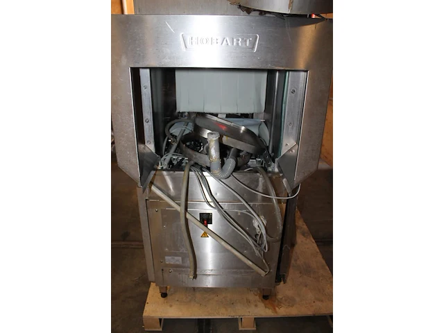 Professionele vaatwasmachine hobart type cn-e-a. bouwjaar 2010. compleetheid en werking onbekend. - afbeelding 3 van  4