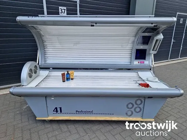 Professionele zonnebank - afbeelding 8 van  13