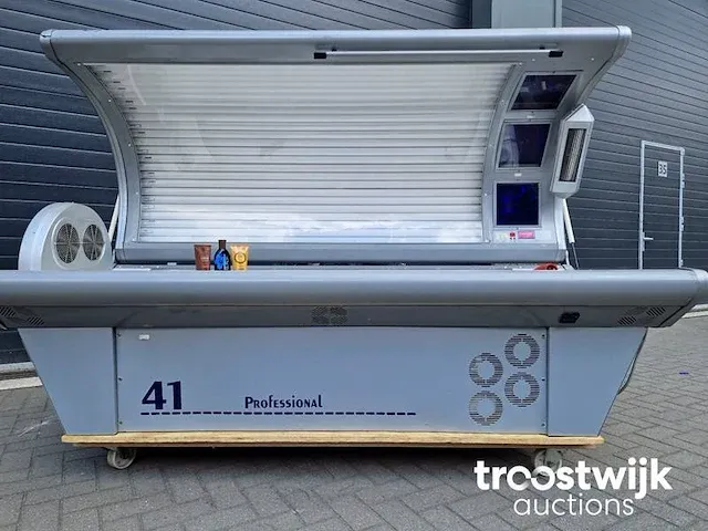 Professionele zonnebank - afbeelding 10 van  13