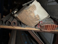 Profielen in diverse maten en soorten in 3-delige draagarmstelling. - afbeelding 4 van  5