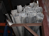 Profielen in diverse maten en soorten in 3-delige draagarmstelling. - afbeelding 5 van  5